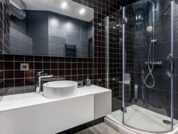 Innowacyjne rozwiązania dla Twojej łazienki – kabiny prysznicowe, które zaskoczą Cię swoją funkcjonalnością